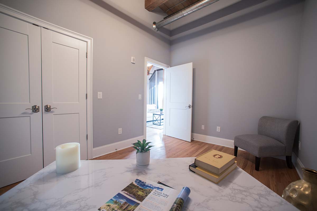 Apartment 501 Den
